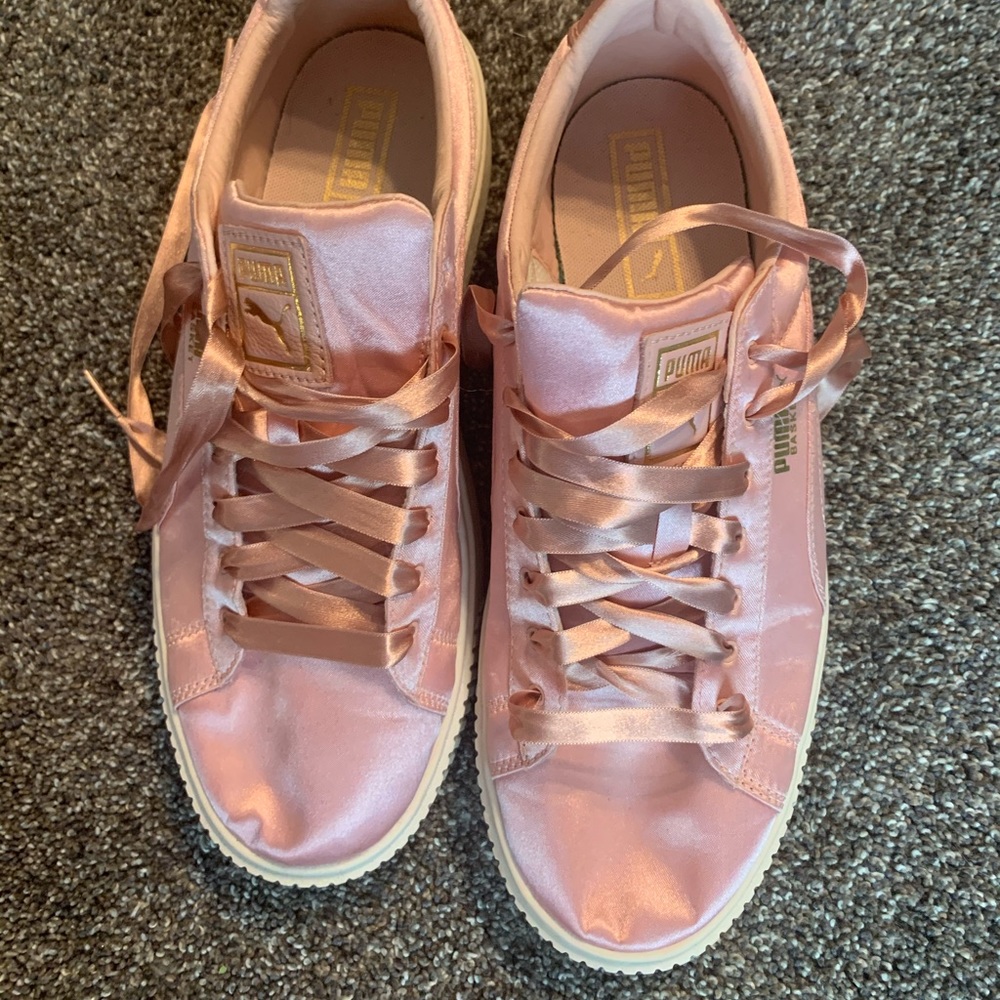 Silky Lace Up Pink Pumas